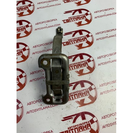Кронштейн катализатора Opel Vivaro 2007-2014 93861730